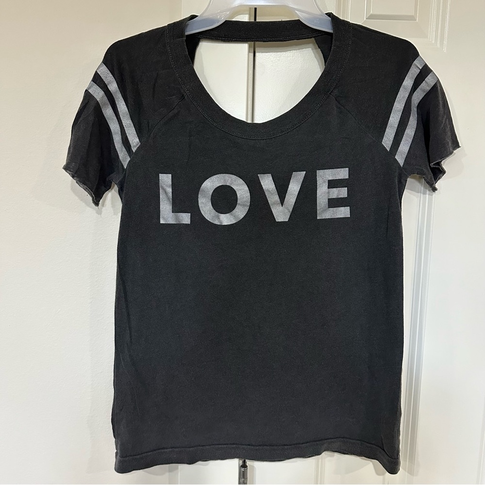 Women’s Size XS Grey Chaser Love Tshirt w/ Raw Hem Sleeve